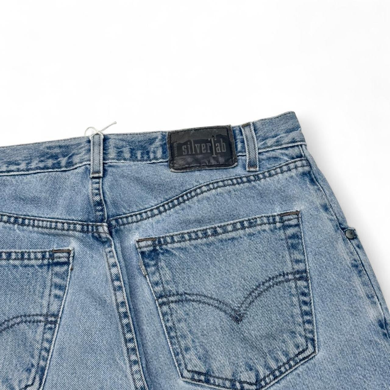 1990’s Levi’s Silvertab Loose Fit Denim Shorts (32)