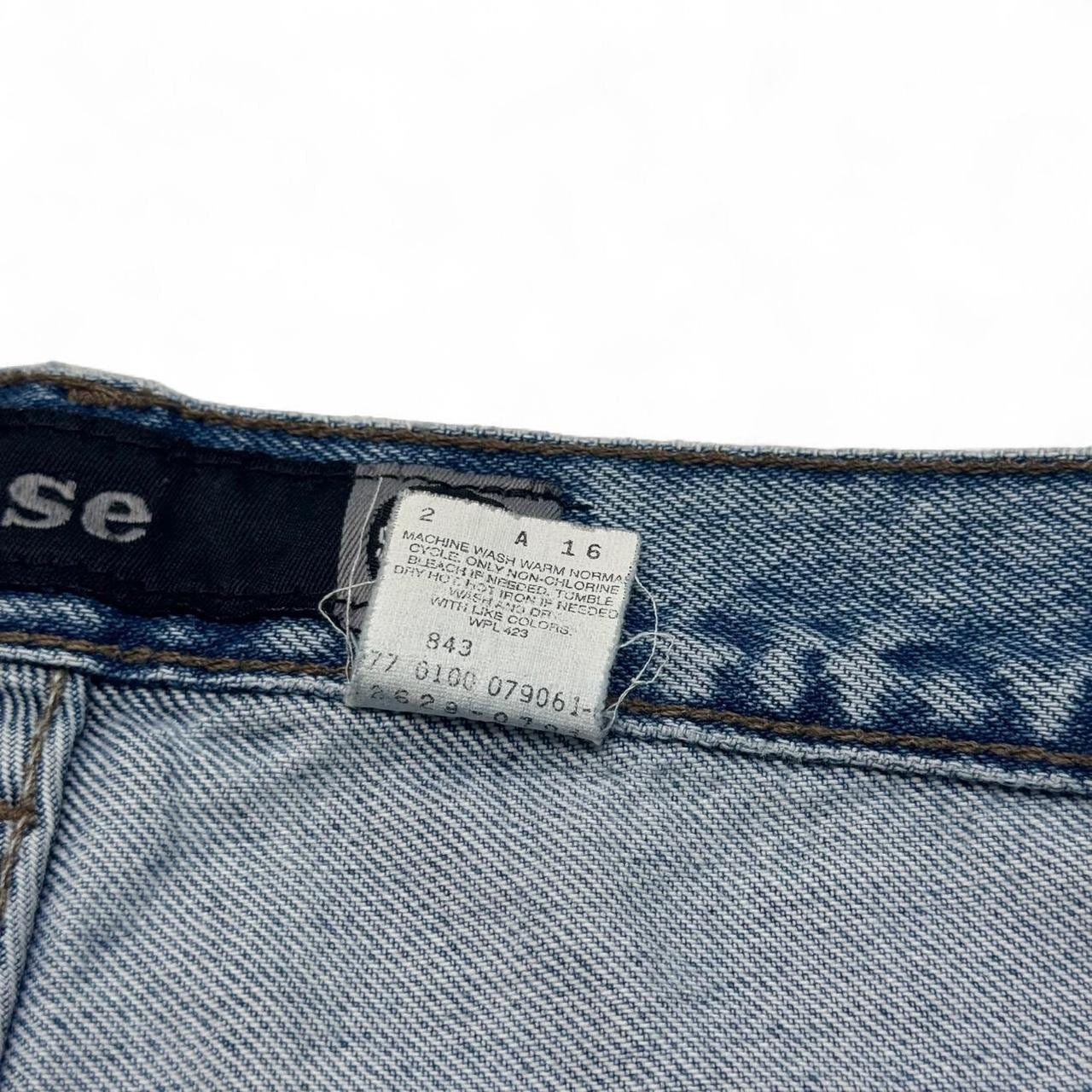 1990’s Levi’s Silvertab Loose Fit Denim Shorts (32)
