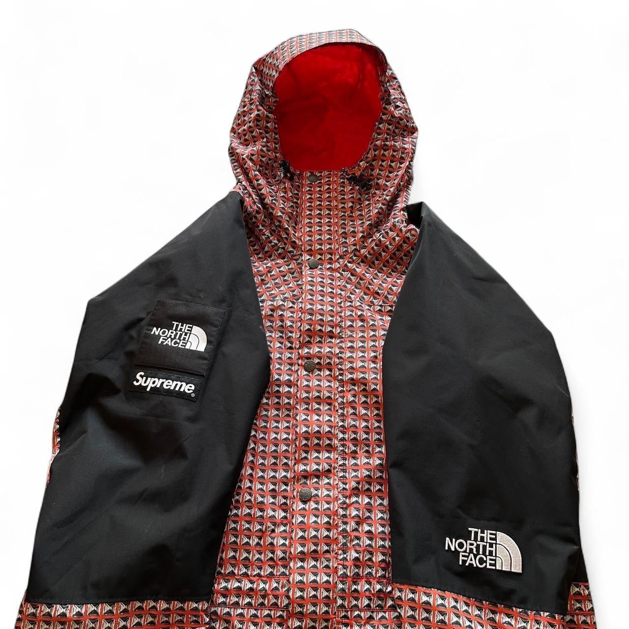 Supreme x The North Face Red Studded Light jacket (L)