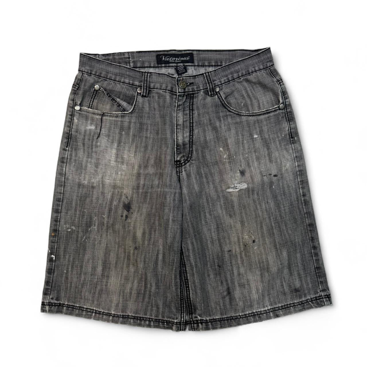 2000’s Victorious Embroidered Baggy Denim Shorts (38)