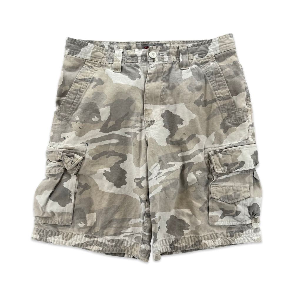 2000’s Wear First Snow Camo Shorts (33)