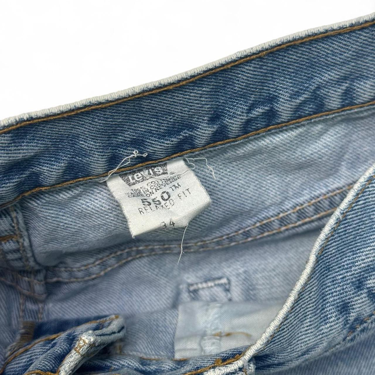 90’s Levi’s 550 Loose Fit Denim Shorts (33)