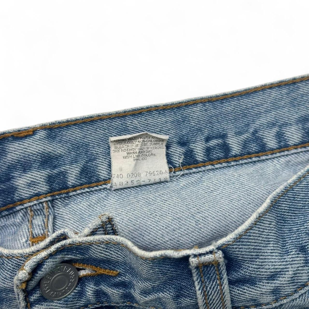 90’s Levi’s 550 Loose Fit Denim Shorts (33)