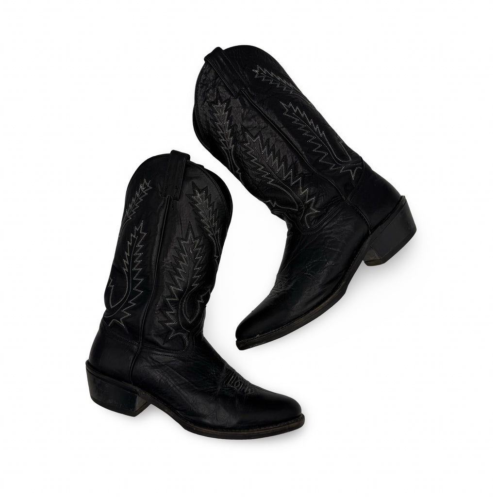 Black Pointed Toe Western Boots (11D)