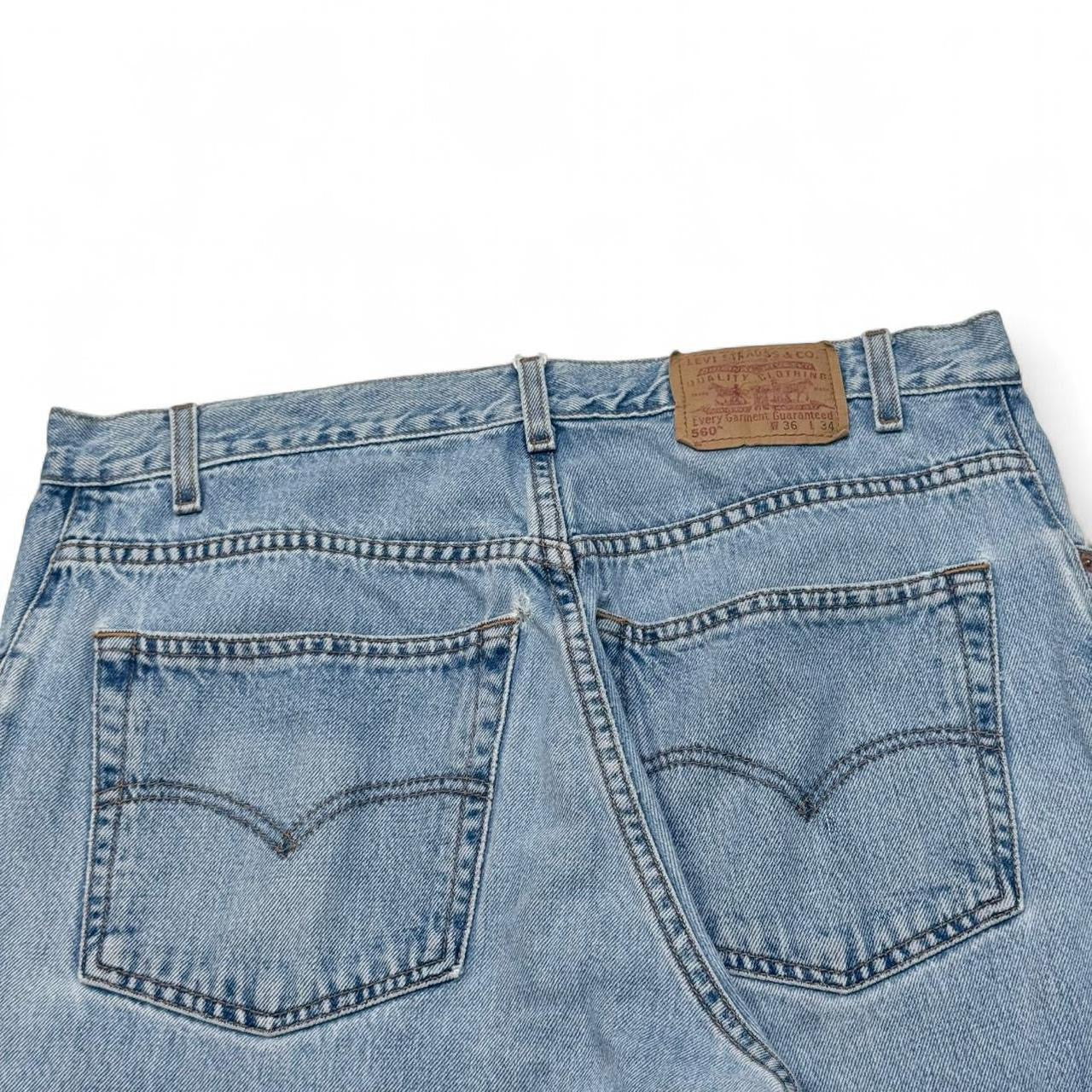 90s Levi’s 560 Light Wash Jeans (36x34)