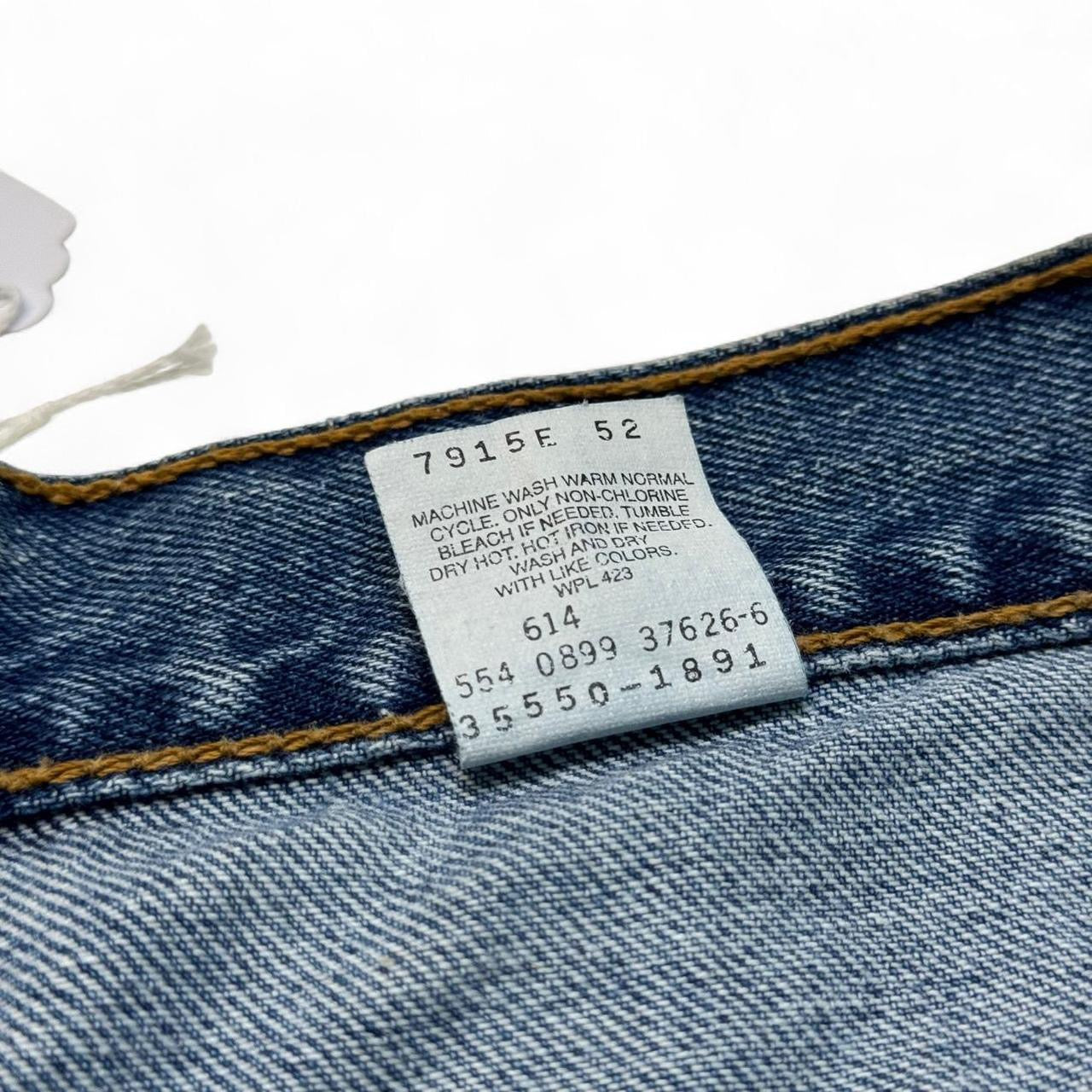 90’s Levi’s 550 Denim Shorts (38)