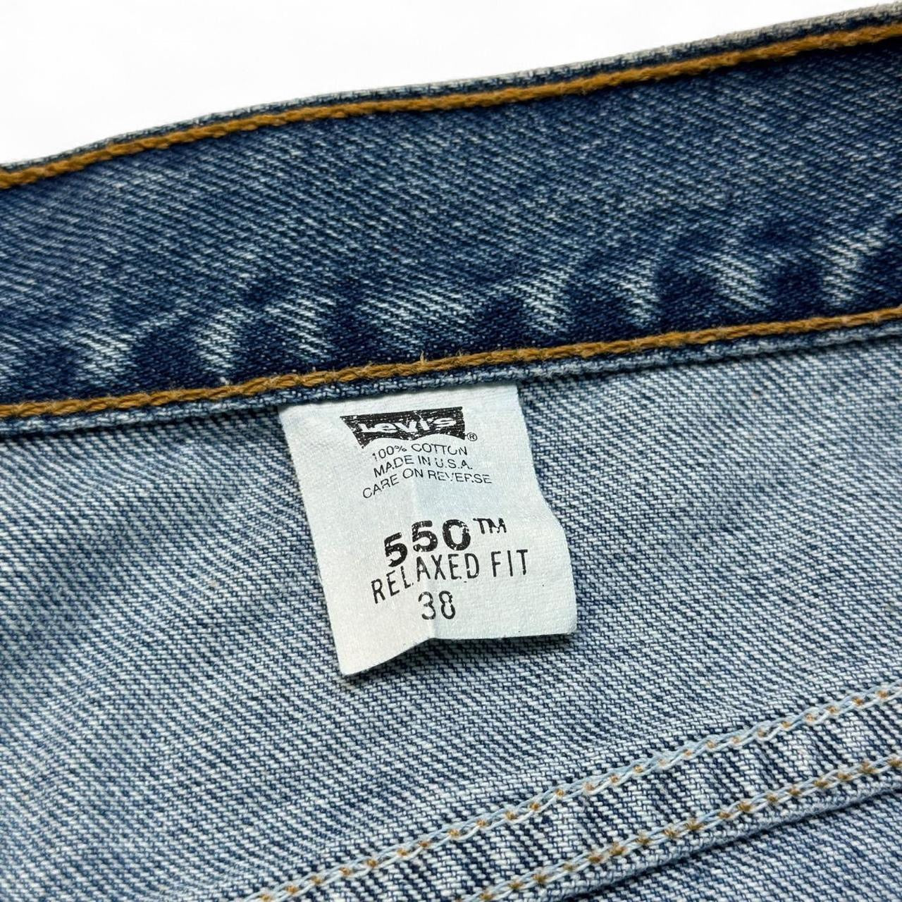 90’s Levi’s 550 Denim Shorts (38)