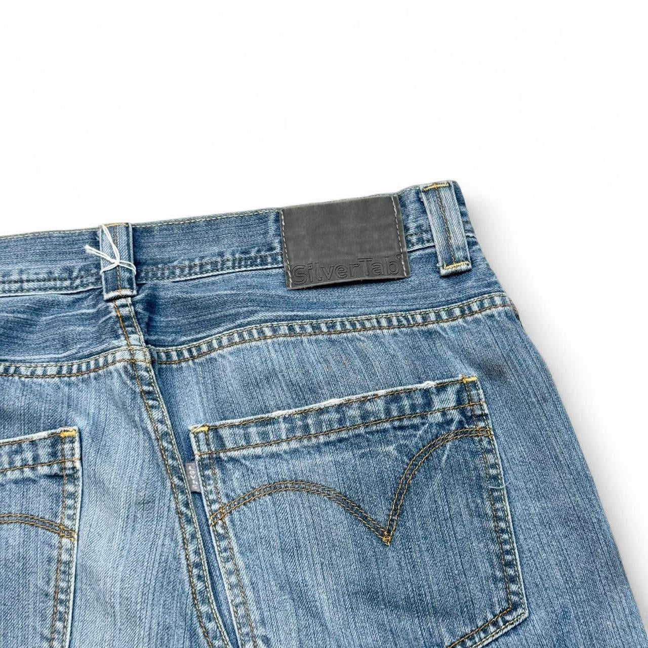 2000’s Levi’s Silvertab Denim Shorts (34)