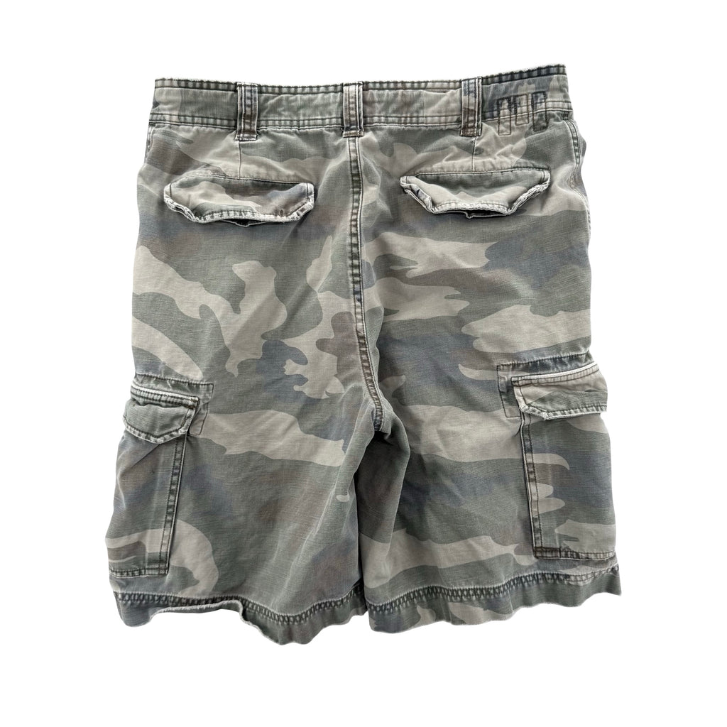 2000’s Camo Mossimo Shorts (32)
