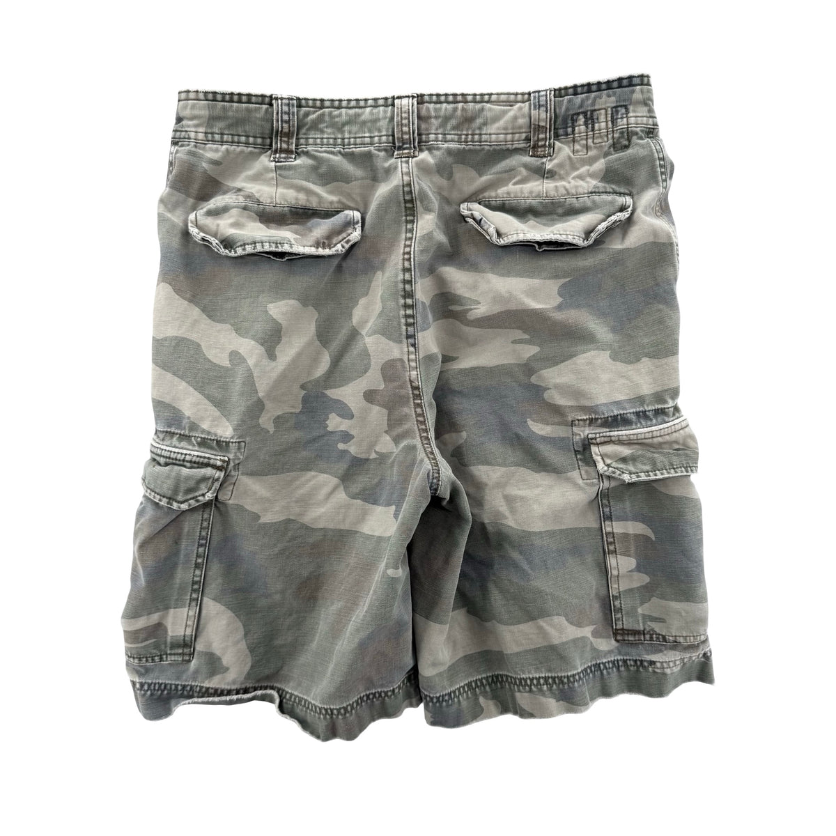 2000’s Camo Mossimo Shorts (32)