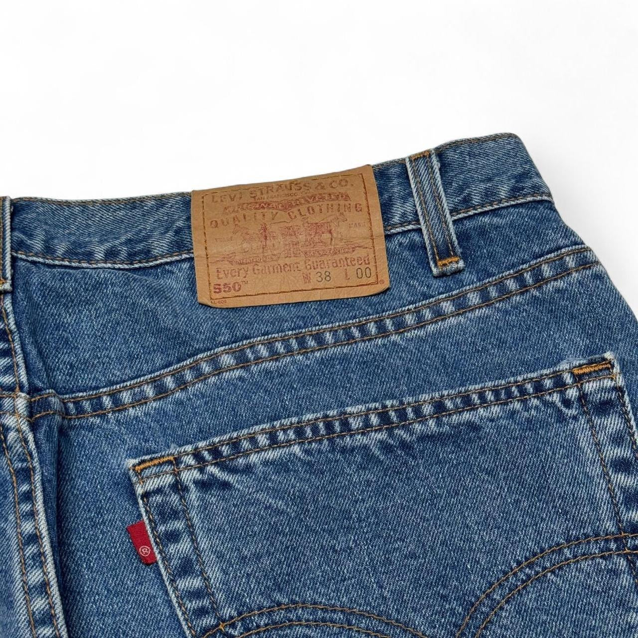 90s Levis 550 Baggy Denim Shorts (37)