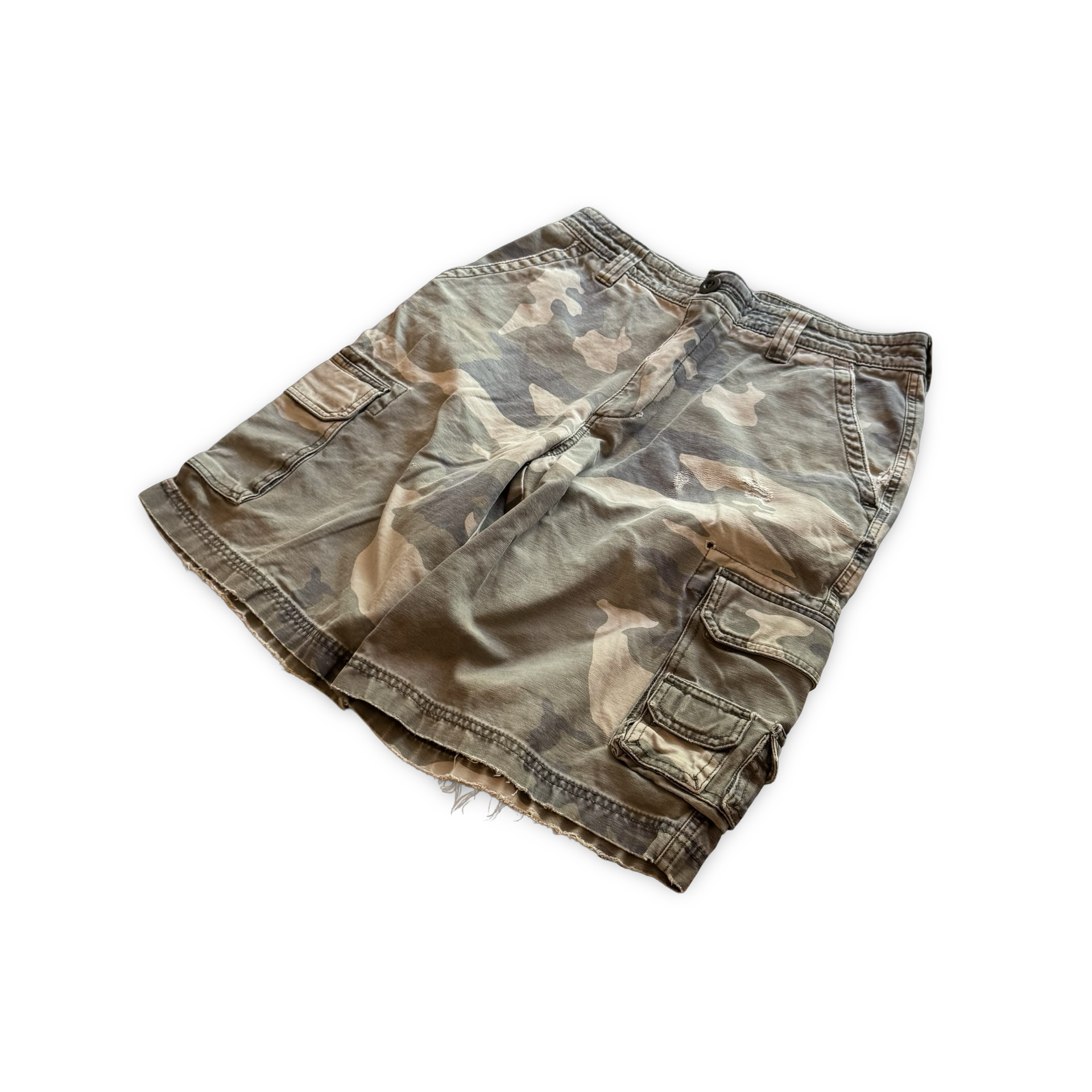 2000s Red Head Camo Cargo Shorts (30)